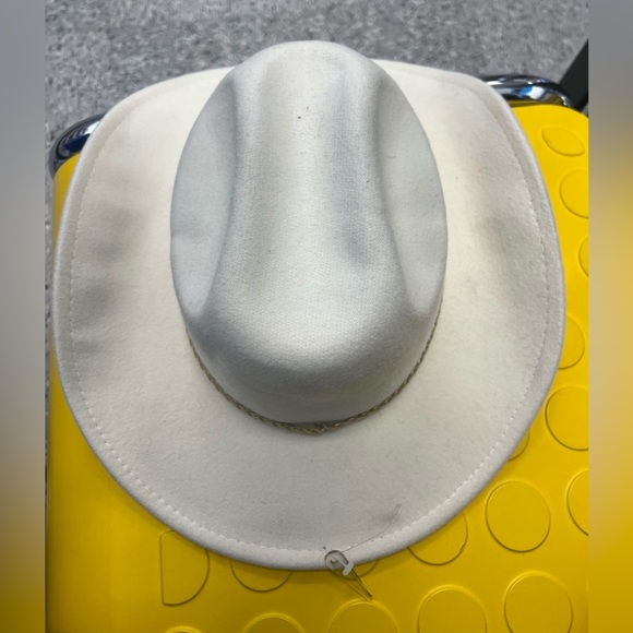 VINCE CAMUTO BUNDLE 2 - Picture 2 of 12